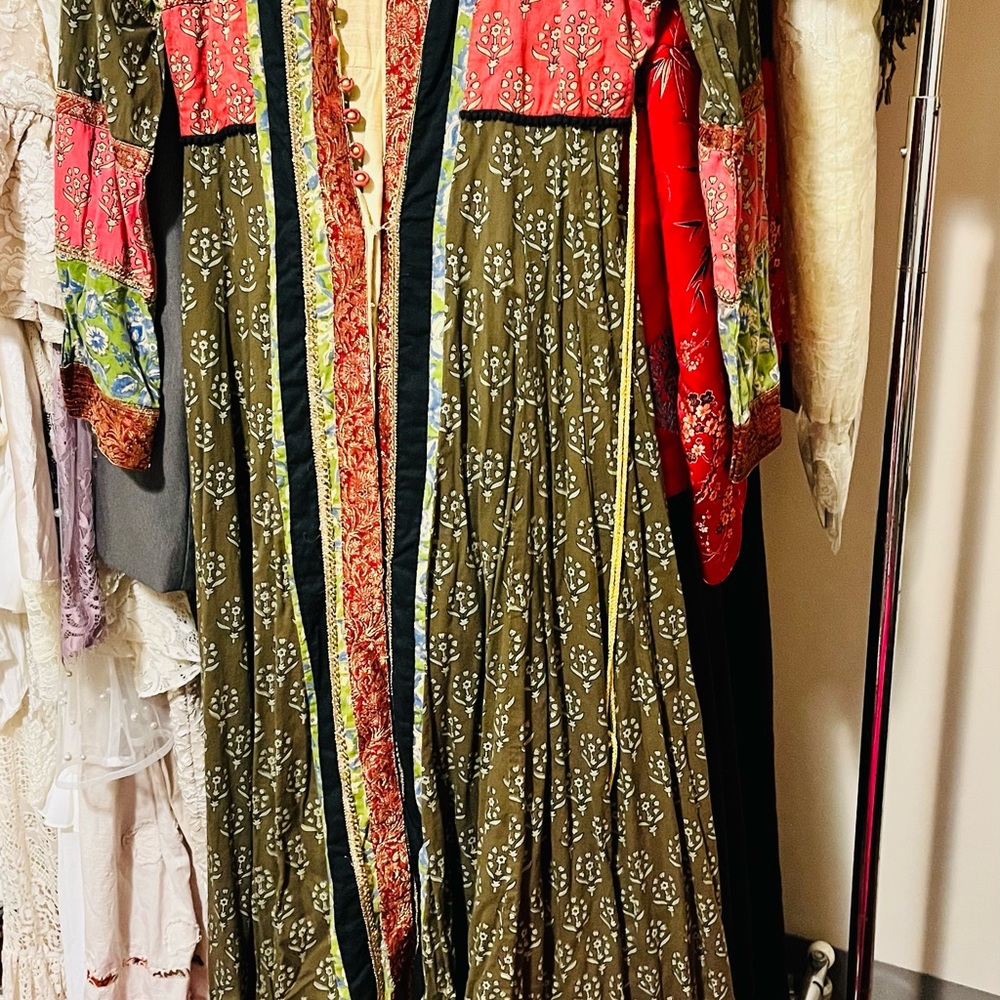 J. Peterman Olive and Cream Floral dress VTG